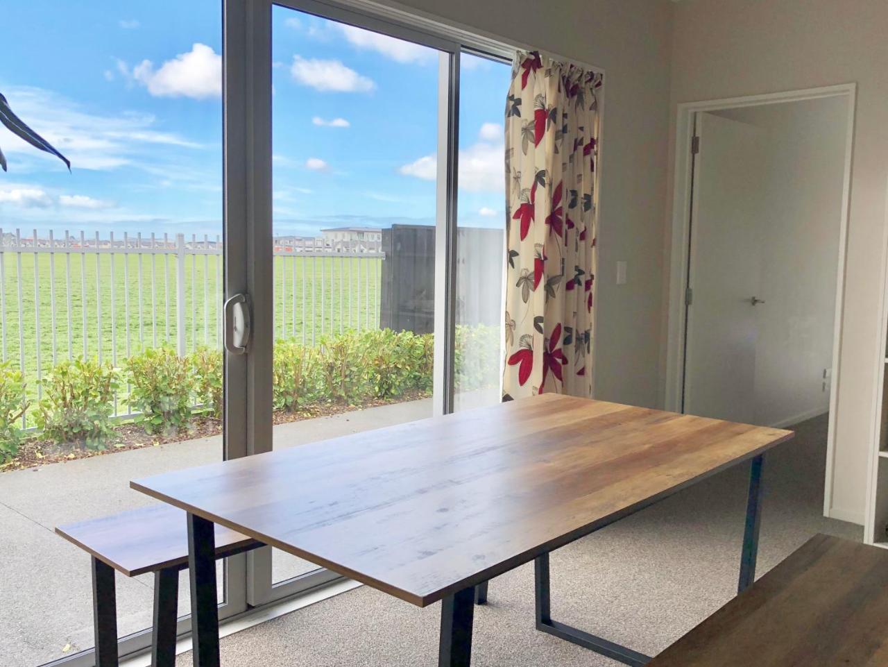 Lovely, Sunny, Home Sweet Home Christchurch Eksteriør billede
