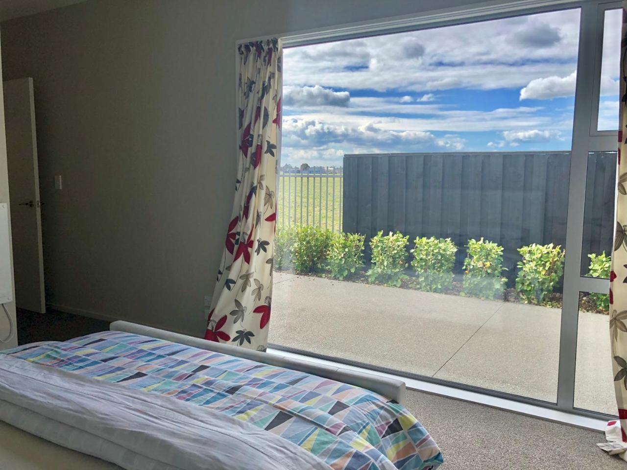 Lovely, Sunny, Home Sweet Home Christchurch Eksteriør billede