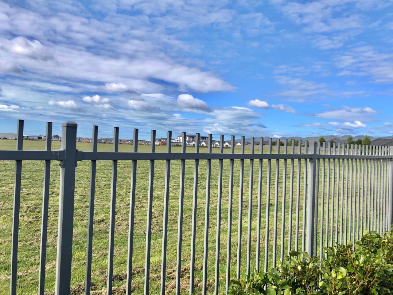 Lovely, Sunny, Home Sweet Home Christchurch Eksteriør billede